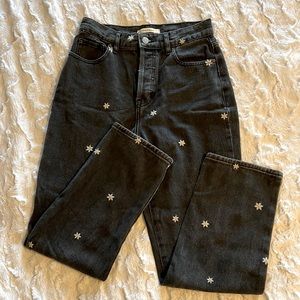 Pac Sun Cropped Mom Jean, Black Daisy